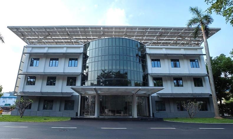 中建钢构广东厂区零能耗办公楼.jpg
